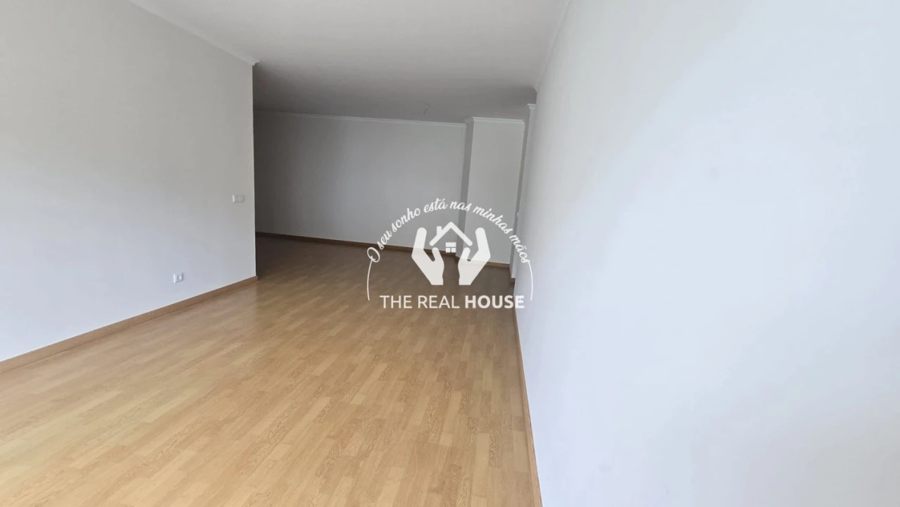 Apartamento T2 para Venda em Caniço Foto 6