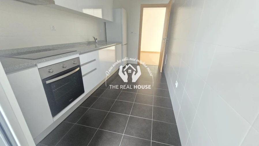 Apartamento T2 para Venda em Caniço Foto 10