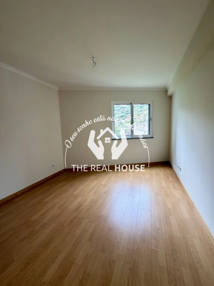 Apartamento T2 para Venda em Caniço Foto 9