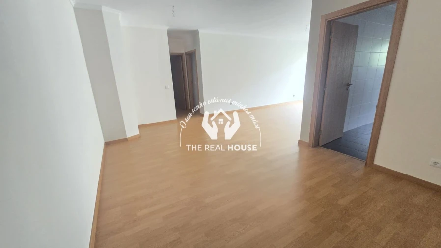 Apartamento T2 para Venda em Caniço Foto 8