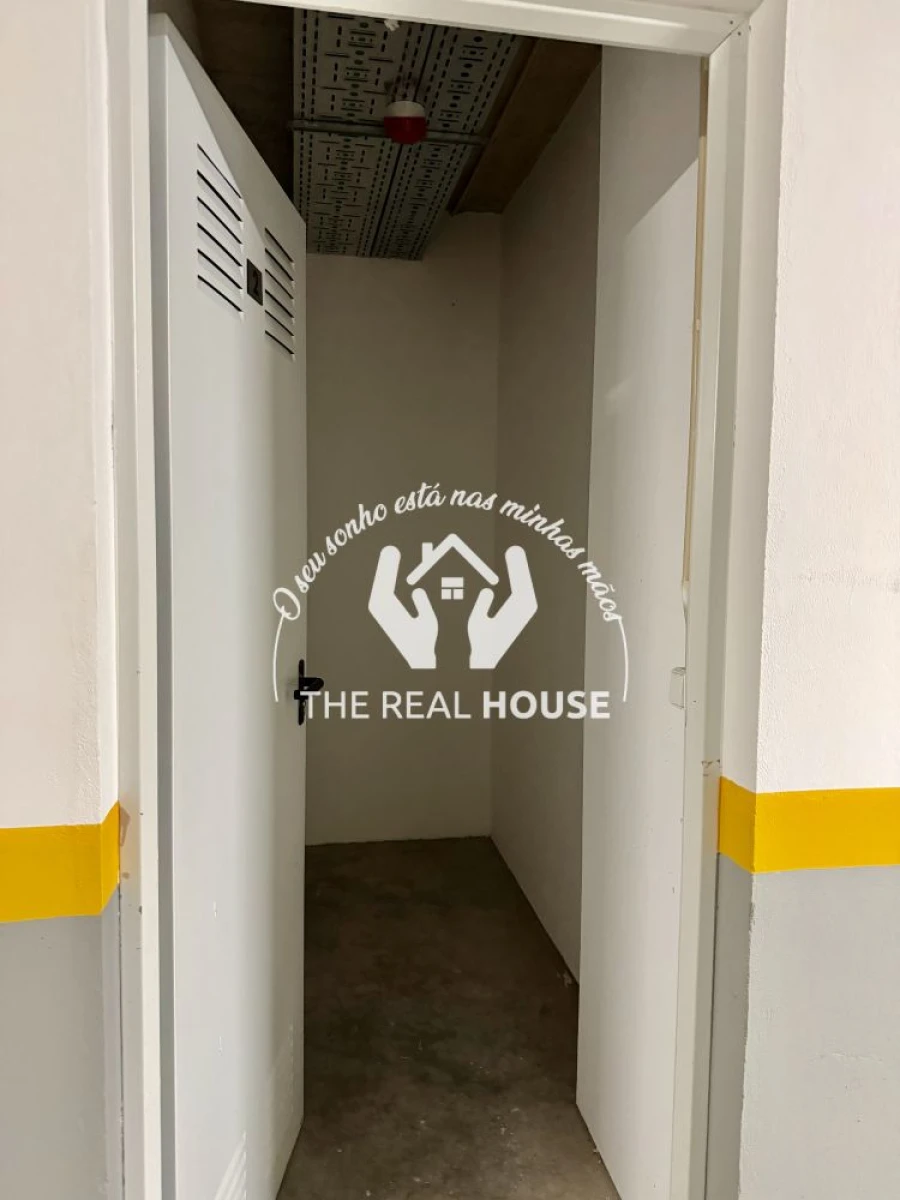 Apartamento T2 para Venda em Caniço Foto 14