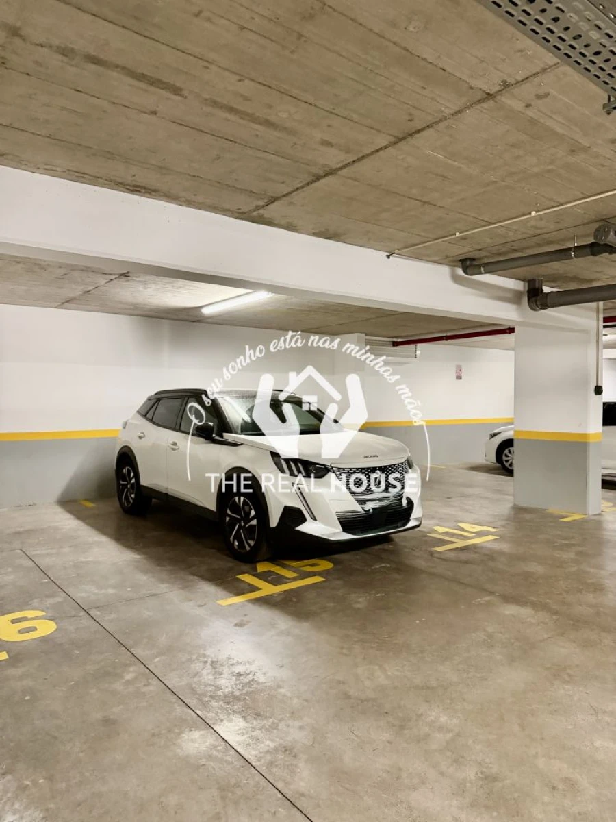 Apartamento T2 para Venda em Caniço Foto 15