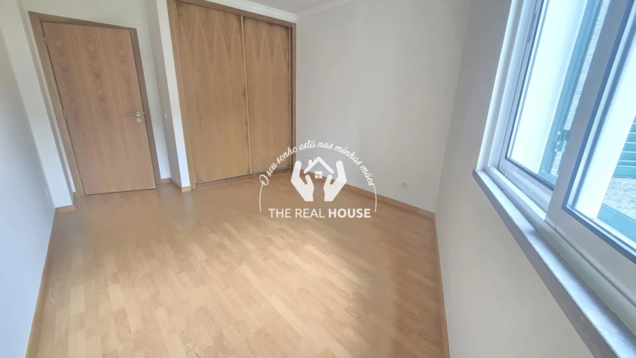 Apartamento T2 para Venda em Caniço Foto 14