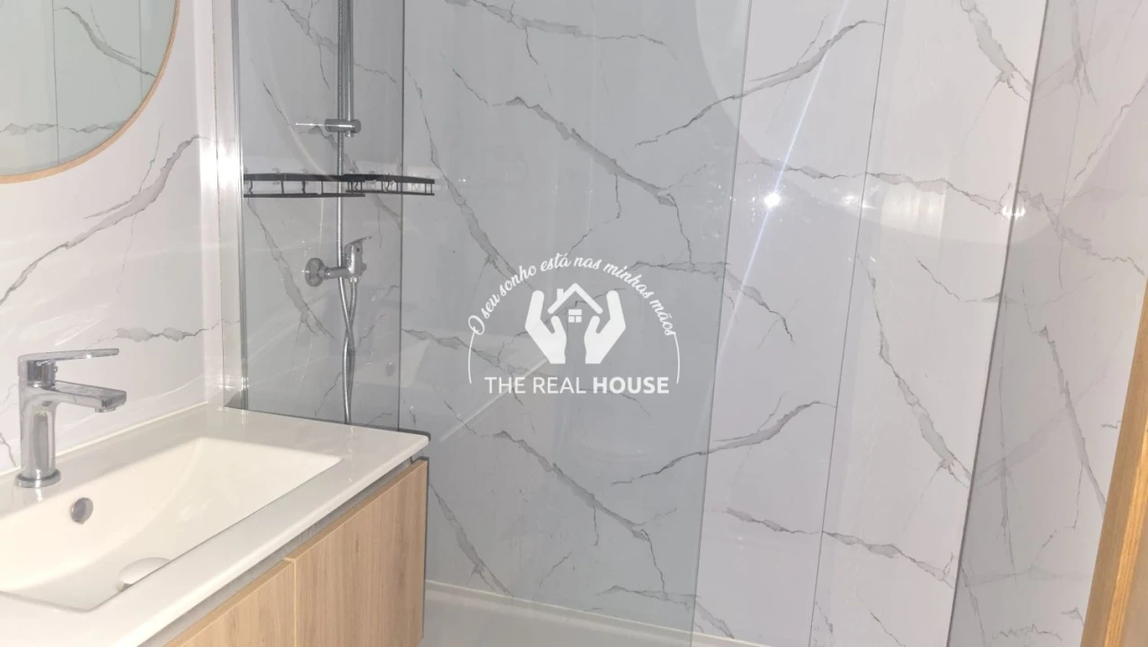 Apartamento T2 para Venda em Caniço Foto 20