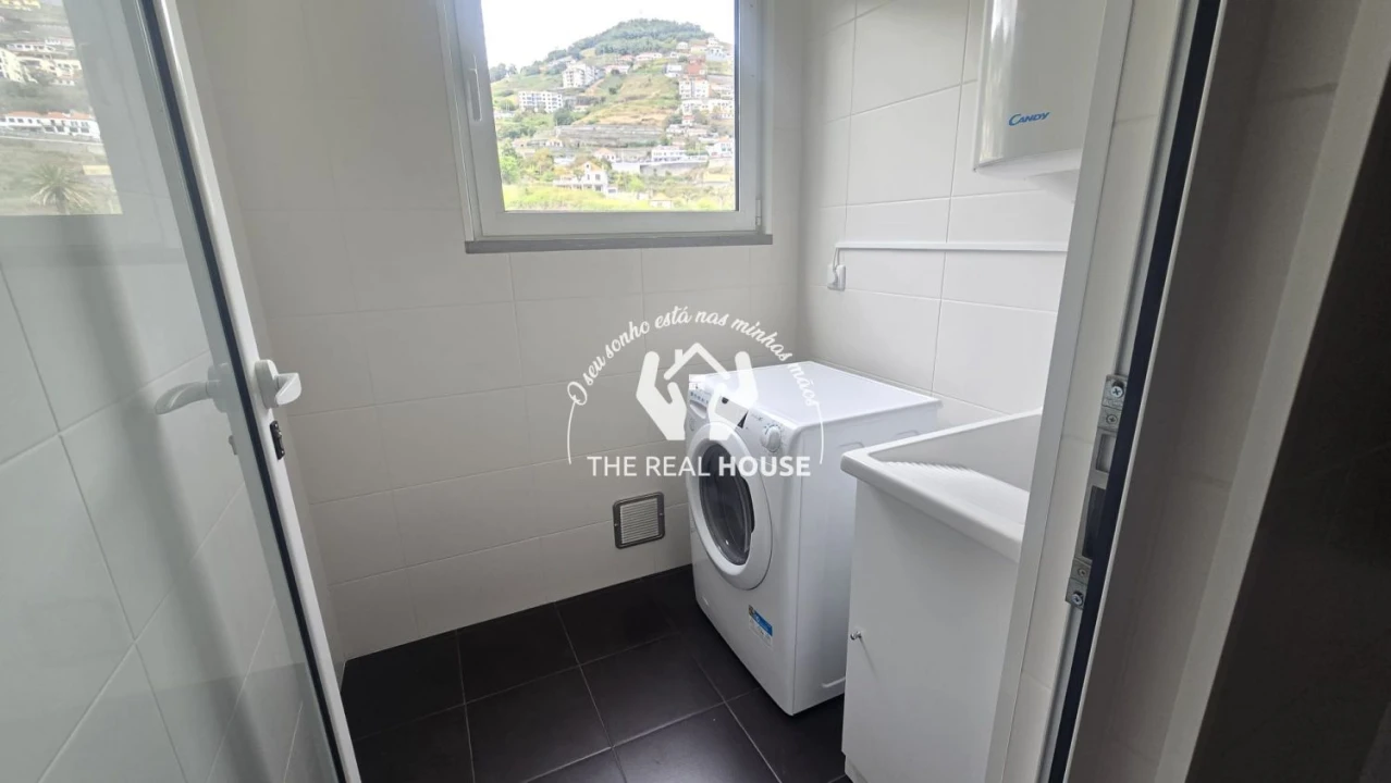 Apartamento T2 para Venda em Caniço Foto 12