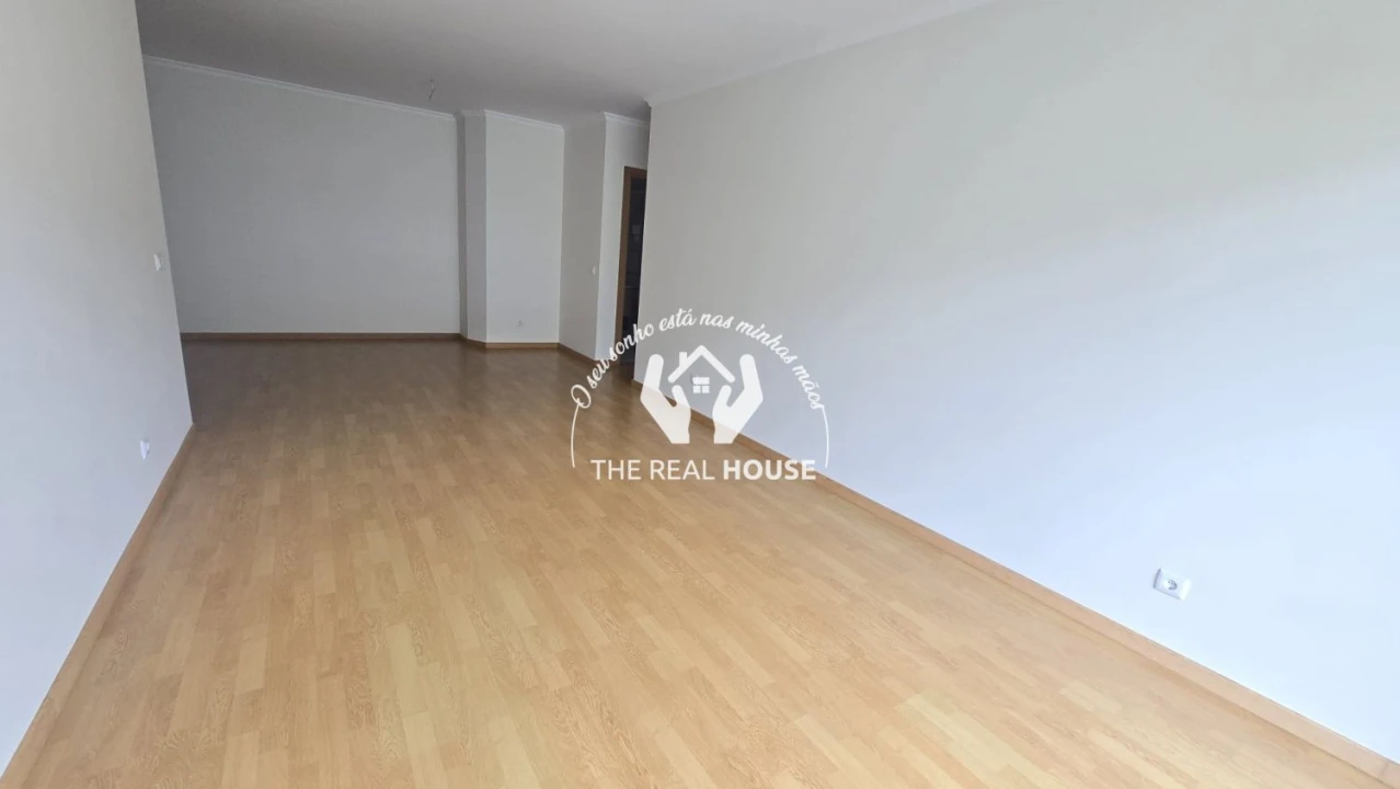 Apartamento T2 para Venda em Caniço Foto 5