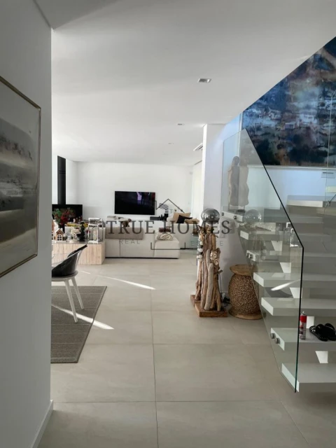 Moradia T4 para Venda em Charneca de Caparica e Sobreda