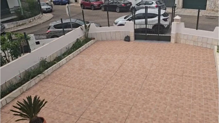 Moradia T4 para Arrendamento em Assunção, Ajuda, Salvador e Santo Ildefonso Foto 8