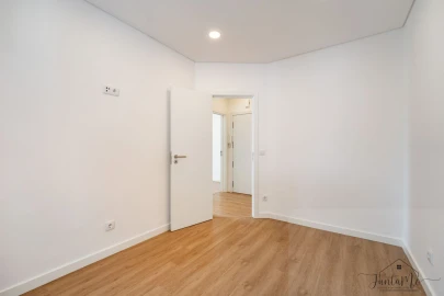 Apartamento T4 para Venda em Águas Livres