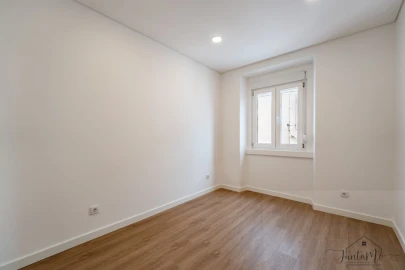 Apartamento T4 para Venda em Águas Livres