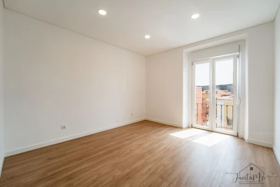 Apartamento T4 para Venda em Águas Livres