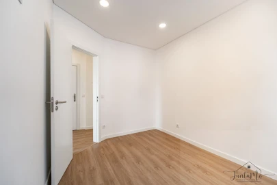 Apartamento T4 para Venda em Águas Livres