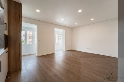 Apartamento T4 para Venda em Águas Livres