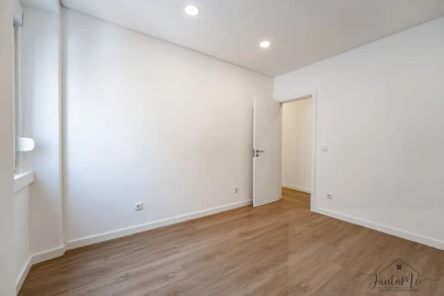 Apartamento T4 para Venda em Águas Livres