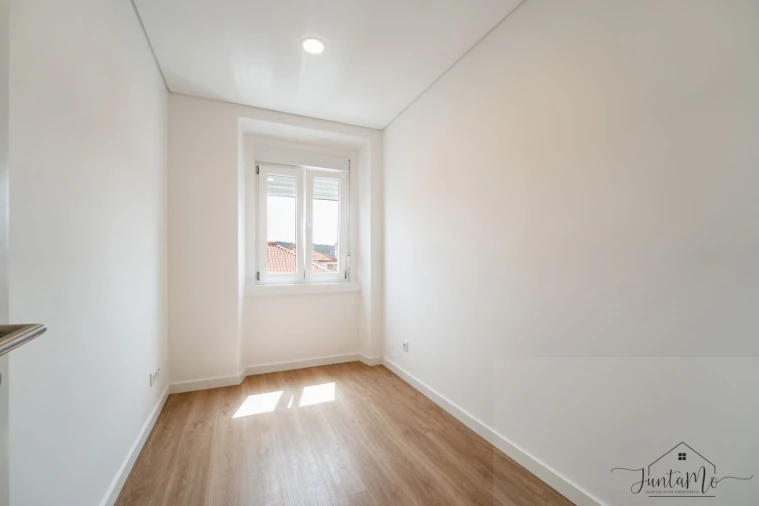 Apartamento T4 para Venda em Águas Livres Foto 30