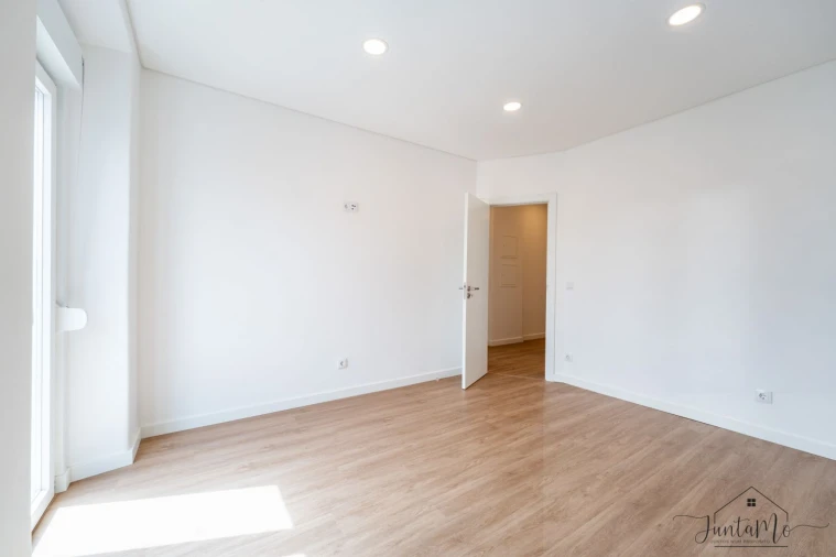 Apartamento T4 para Venda em Águas Livres Foto 29