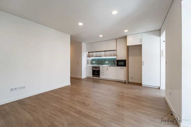 Apartamento T4 para Venda em Águas Livres Foto 7