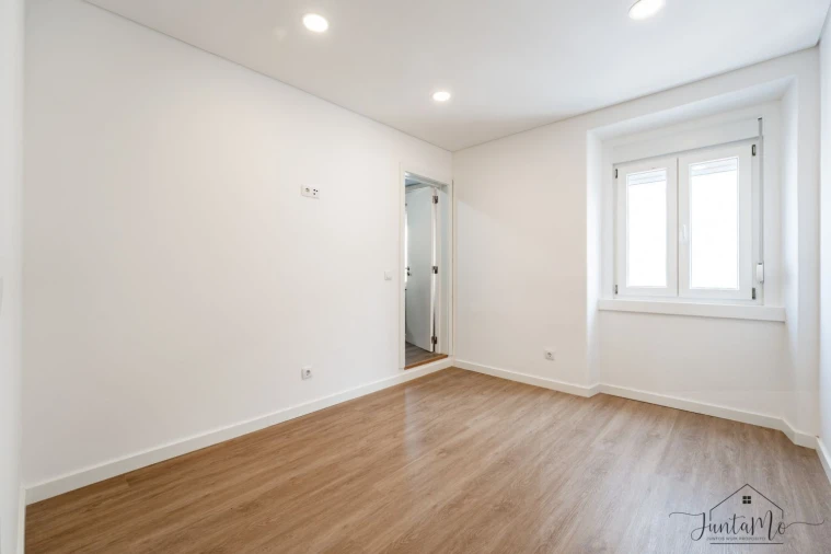 Apartamento T4 para Venda em Águas Livres Foto 14