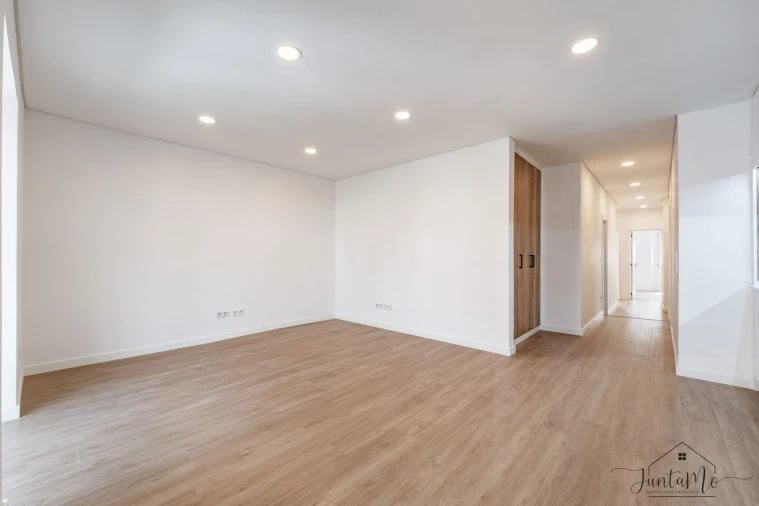 Apartamento T4 para Venda em Águas Livres Foto 8