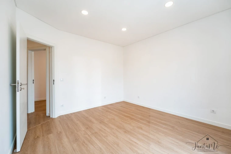 Apartamento T4 para Venda em Águas Livres Foto 28