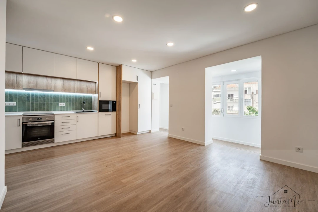 Apartamento T4 para Venda em Águas Livres Foto 3