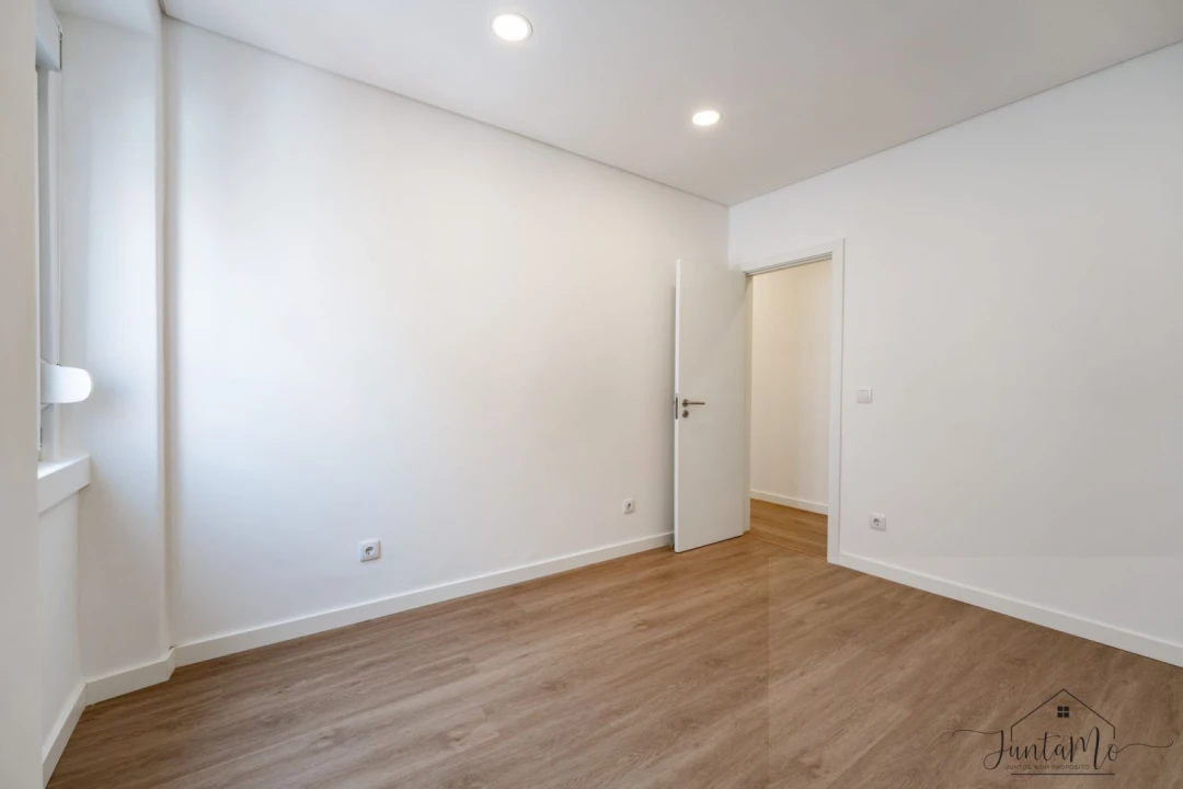 Apartamento T4 para Venda em Águas Livres Foto 16