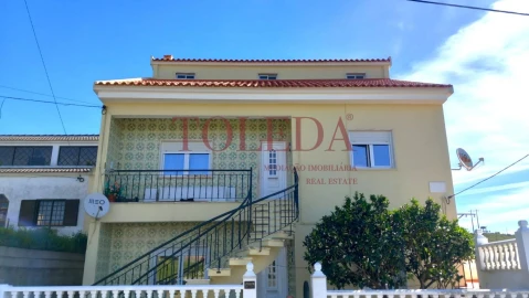 Moradia T6 para Venda em Vialonga