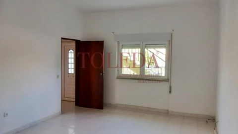 Moradia T6 para Venda em Vialonga