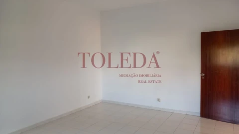 Moradia T6 para Venda em Vialonga