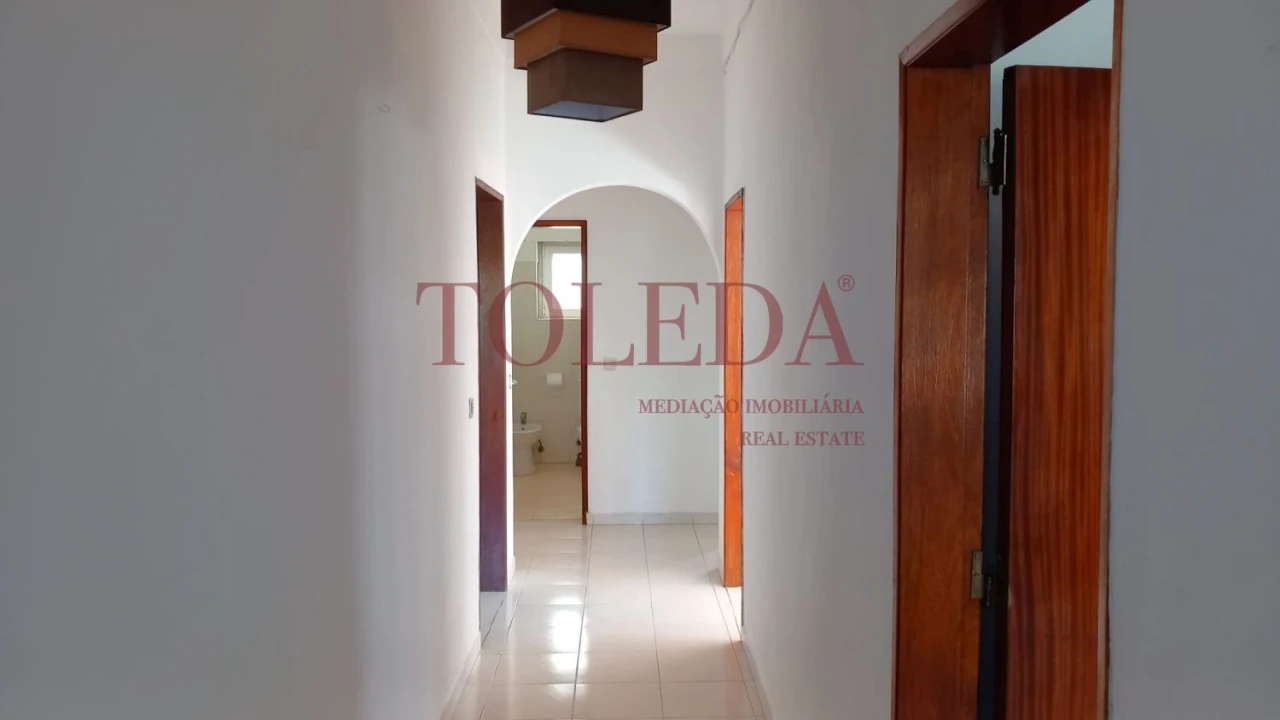 Moradia T6 para Venda em Vialonga Foto 12
