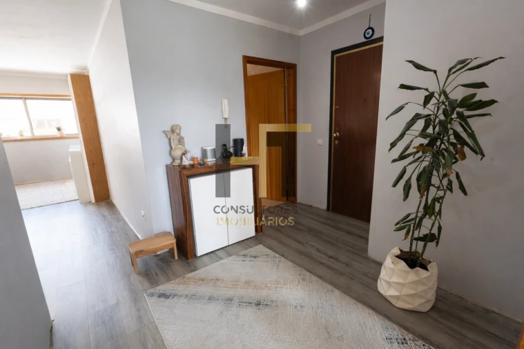 Apartamento T2 para Venda em Campo e Sobrado Foto 10