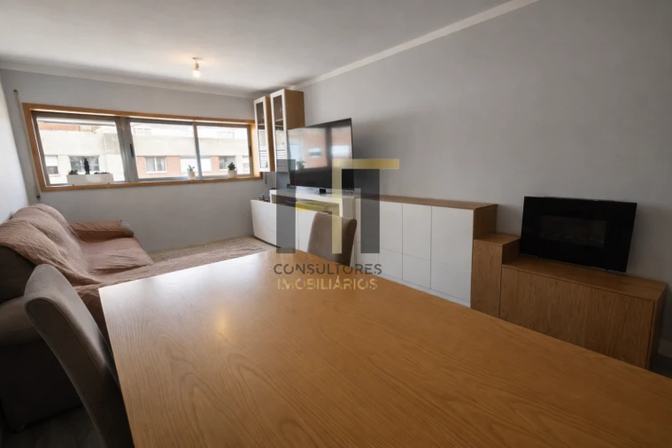 Apartamento T2 para Venda em Campo e Sobrado Foto 4