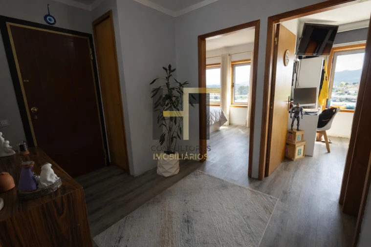 Apartamento T2 para Venda em Campo e Sobrado Foto 9