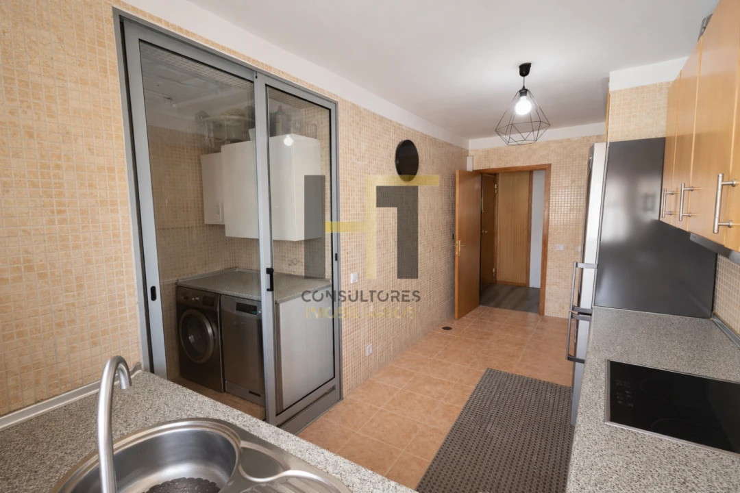 Apartamento T2 para Venda em Campo e Sobrado Foto 7