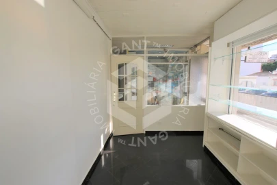 Loja para Arrendamento em Costa da Caparica