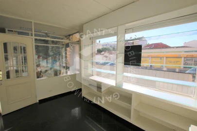 Loja para Arrendamento em Costa da Caparica