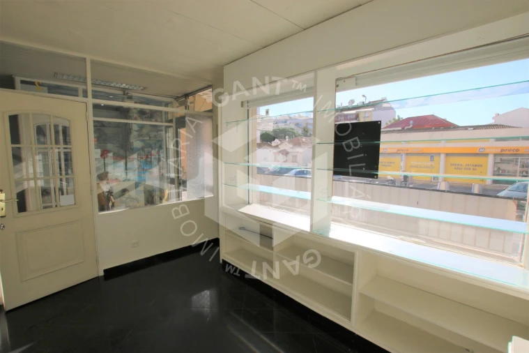 Loja para Arrendamento em Costa da Caparica Foto 2