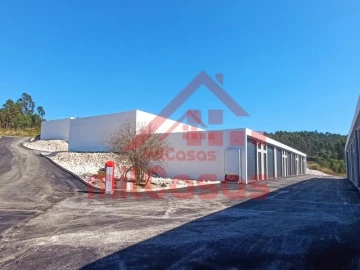 Garagem para Arrendamento em Santa Maria, São Pedro e Matacães