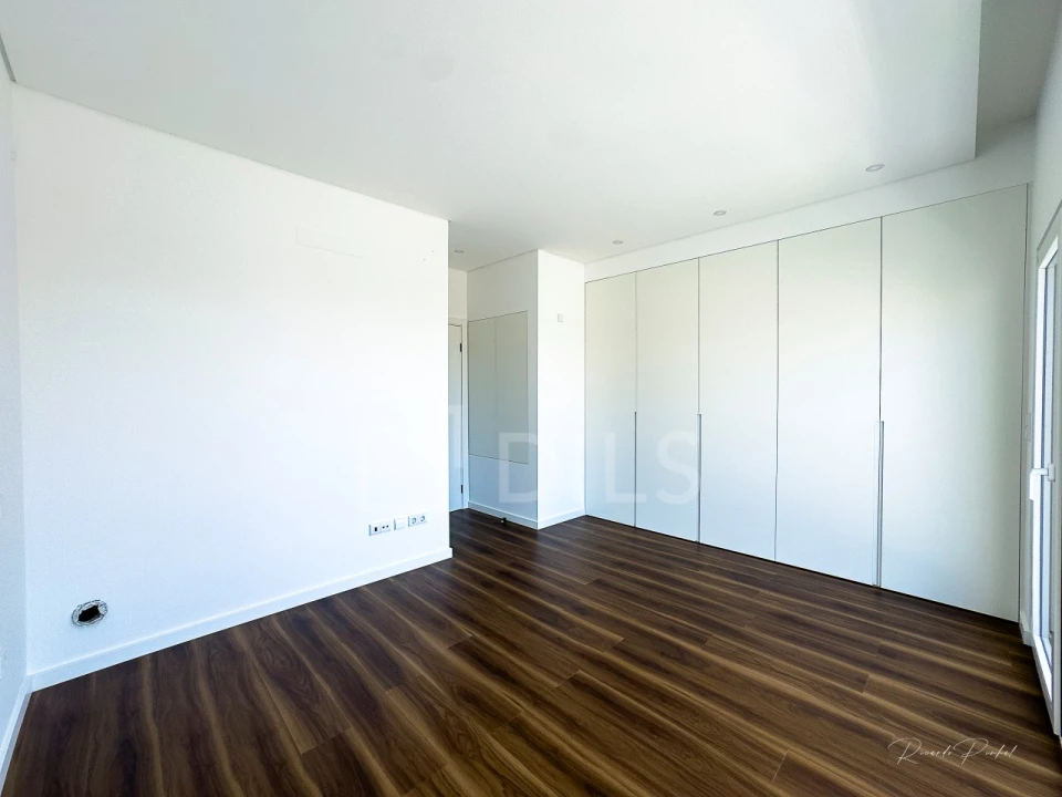 Moradia T2 para Venda em Santo Isidoro Foto 12