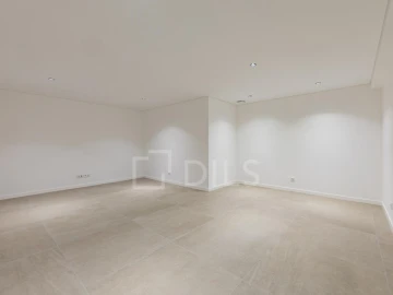 Moradia T4 para Venda em Quarteira