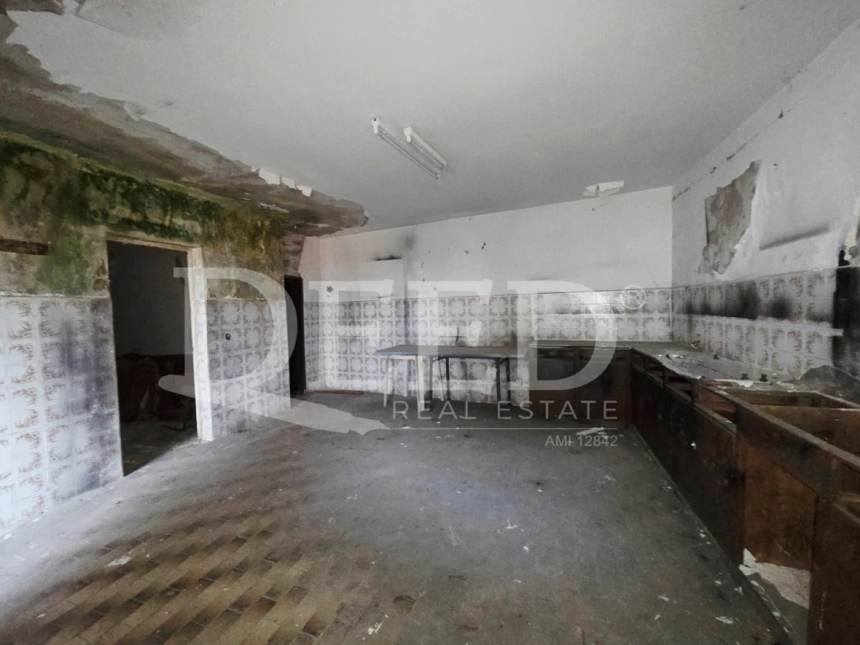 Moradia T3 para Venda em Santo Antonio Foto 5