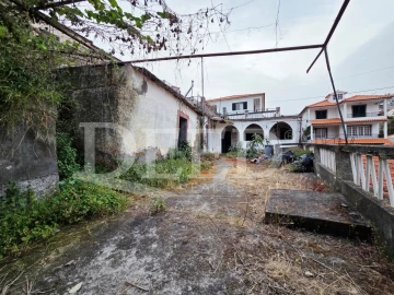 Moradia T3 para Venda em Santo Antonio