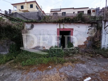 Moradia T3 para Venda em Santo Antonio