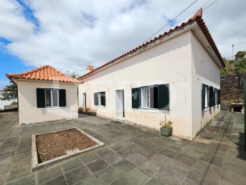 Moradia T2 para Venda em Imaculado Coração de Maria