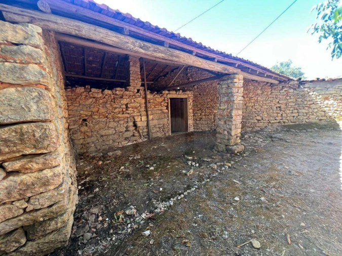 Moradia para Venda em Chãos Foto 3