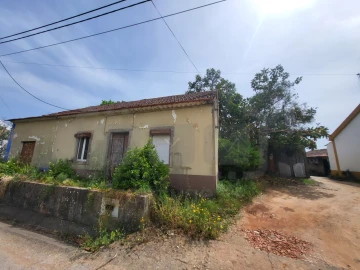 Moradia para Venda em Casais e Alviobeira