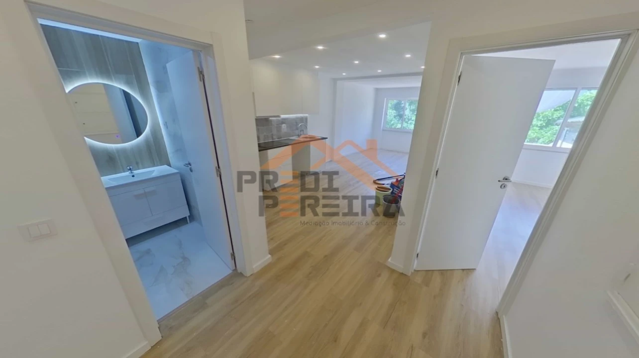 Apartamento T2 para Venda em Algueirão-Mem Martins Foto 12