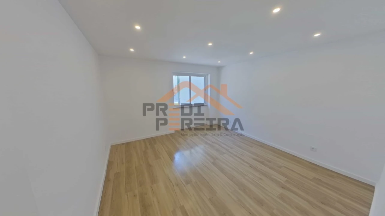 Apartamento T2 para Venda em Algueirão-Mem Martins Foto 15