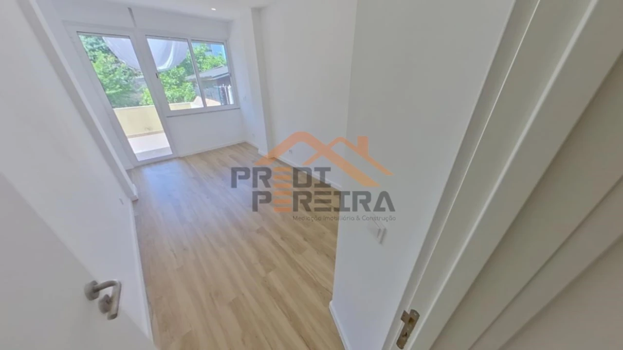 Apartamento T2 para Venda em Algueirão-Mem Martins Foto 18