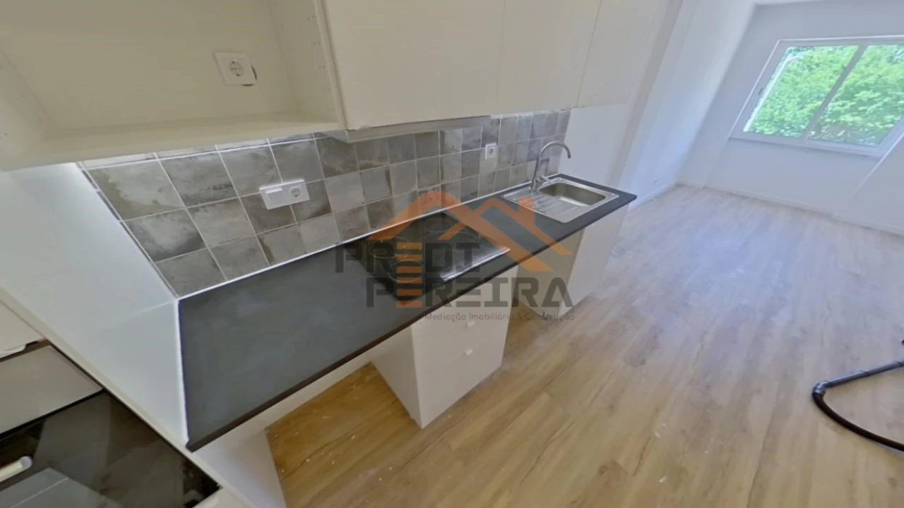 Apartamento T2 para Venda em Algueirão-Mem Martins Foto 5
